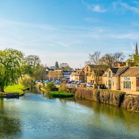 Cosy 1Bd Getaway Perfect For Couples Stamford Apartment Exterior photo